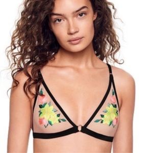 NWT Victoria’s Secret Embroidered Bralette size S